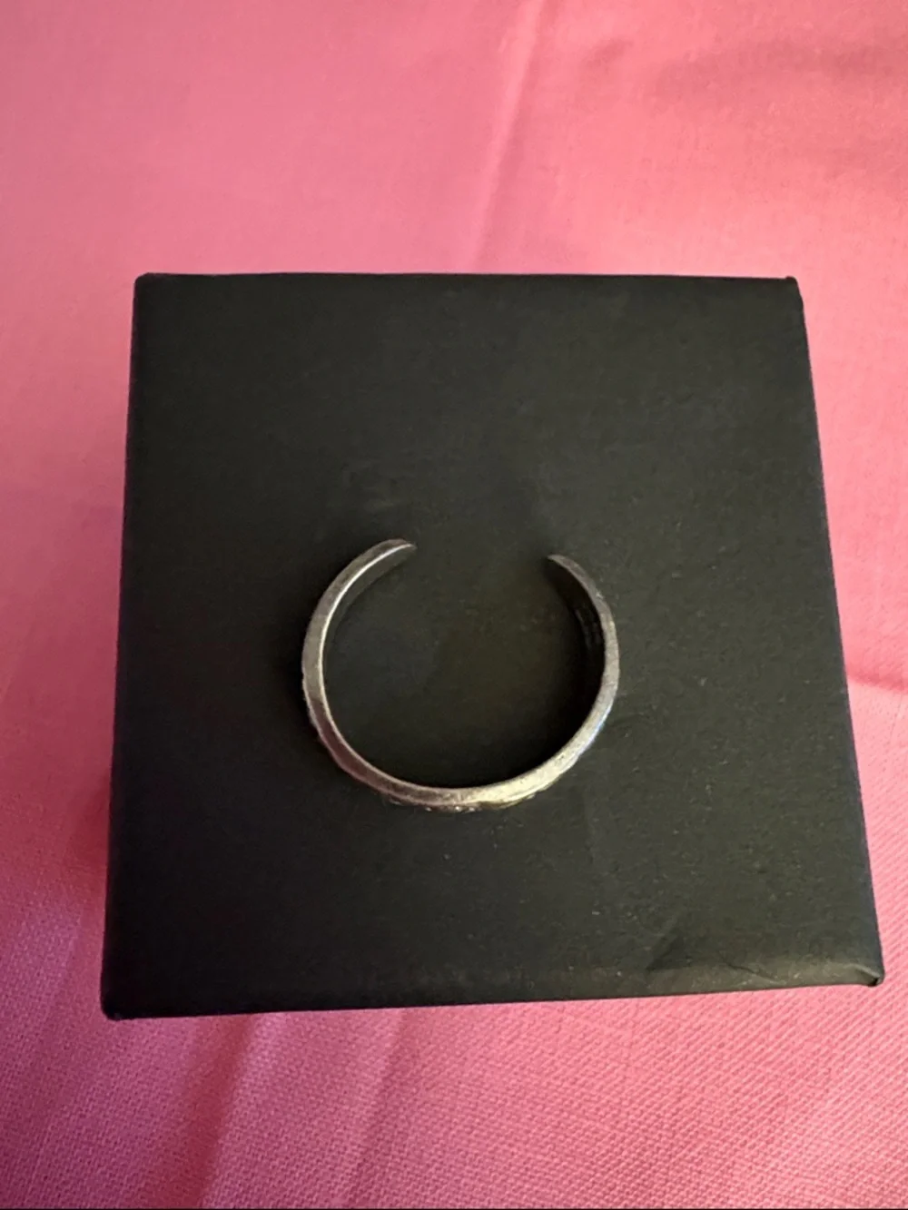 Vintage Thick Sterling Silver Engraved design toe ring - Picture 4 of 5